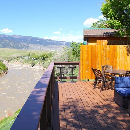 Yellowstone Treasure Guesthouses On The River การ์ดีเนอร์ ภายนอก รูปภาพ