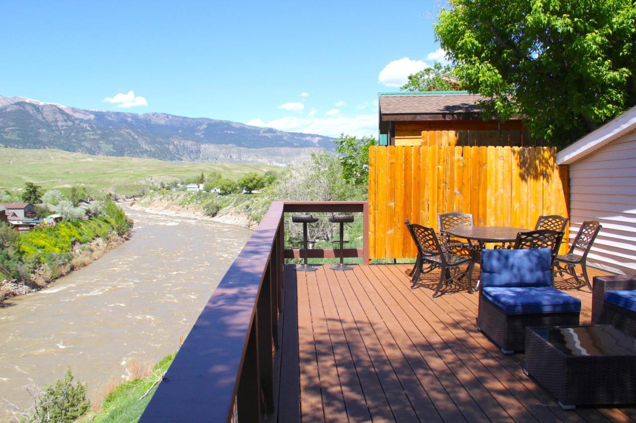 Yellowstone Treasure Guesthouses On The River การ์ดีเนอร์ ภายนอก รูปภาพ