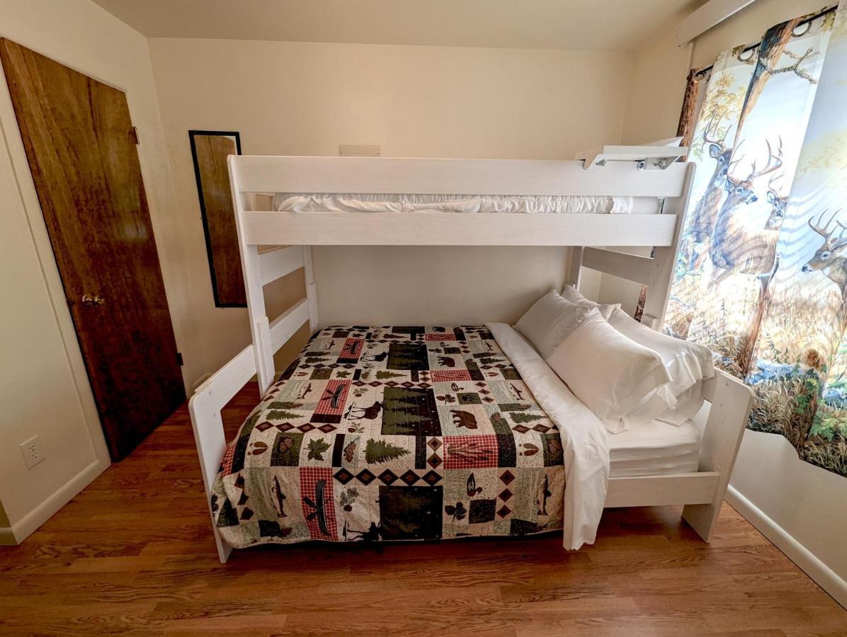 Yellowstone Treasure Guesthouses On The River การ์ดีเนอร์ ภายนอก รูปภาพ