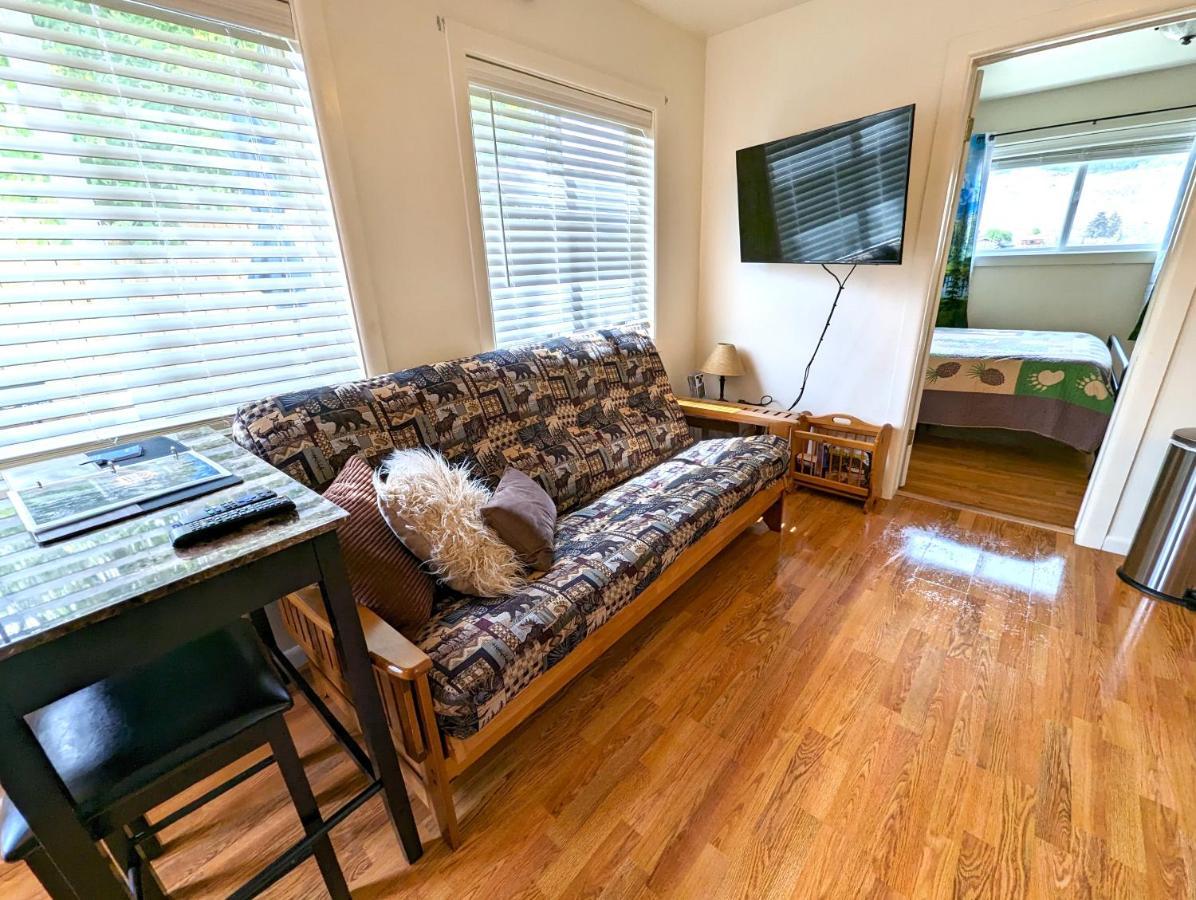 Yellowstone Treasure Guesthouses On The River การ์ดีเนอร์ ภายนอก รูปภาพ