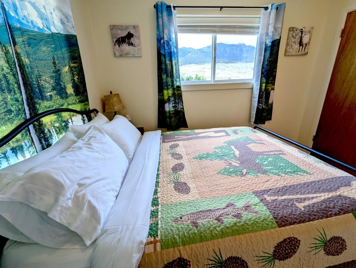 Yellowstone Treasure Guesthouses On The River การ์ดีเนอร์ ภายนอก รูปภาพ