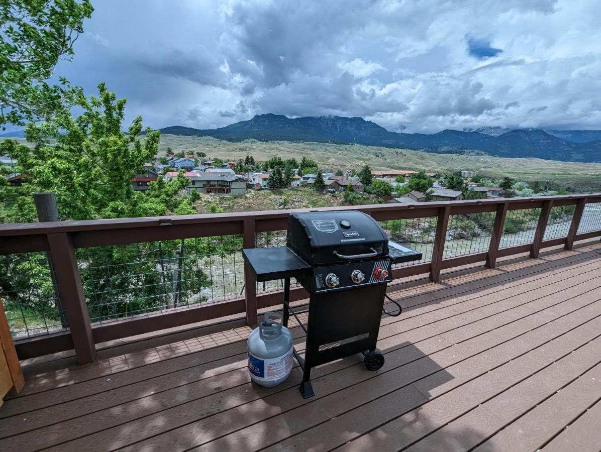Yellowstone Treasure Guesthouses On The River การ์ดีเนอร์ ภายนอก รูปภาพ