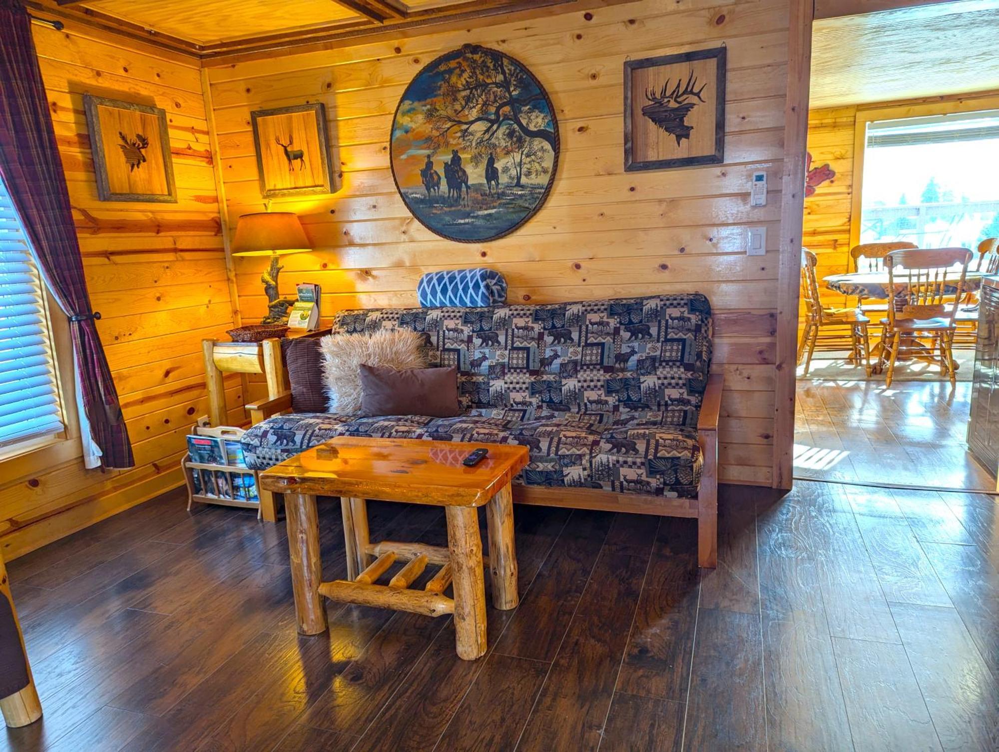 Yellowstone Treasure Guesthouses On The River การ์ดีเนอร์ ภายนอก รูปภาพ