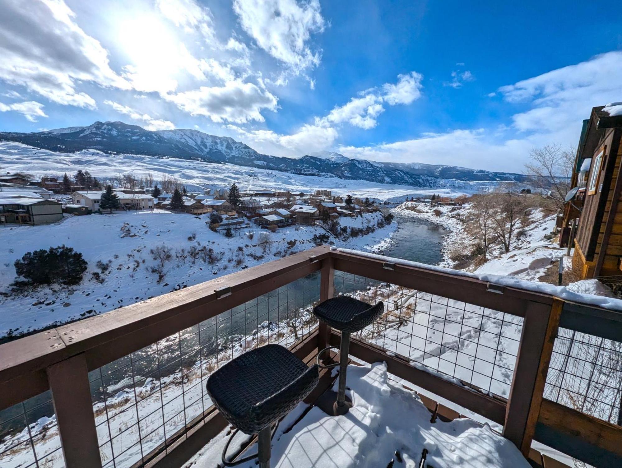 Yellowstone Treasure Guesthouses On The River การ์ดีเนอร์ ภายนอก รูปภาพ