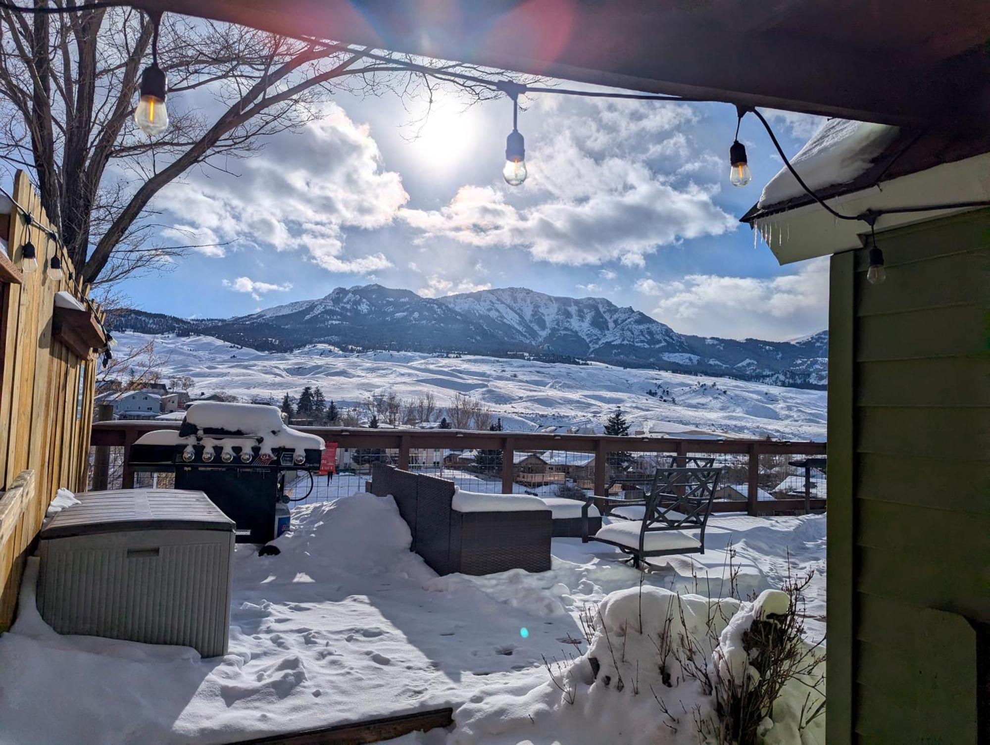 Yellowstone Treasure Guesthouses On The River การ์ดีเนอร์ ภายนอก รูปภาพ