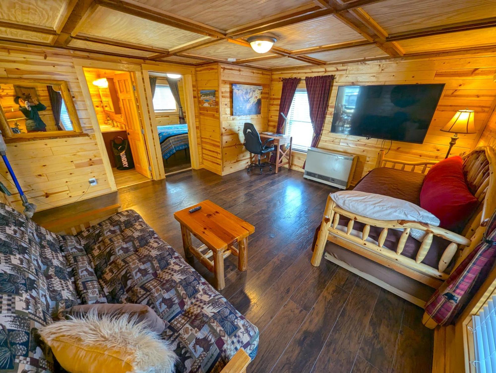 Yellowstone Treasure Guesthouses On The River การ์ดีเนอร์ ภายนอก รูปภาพ