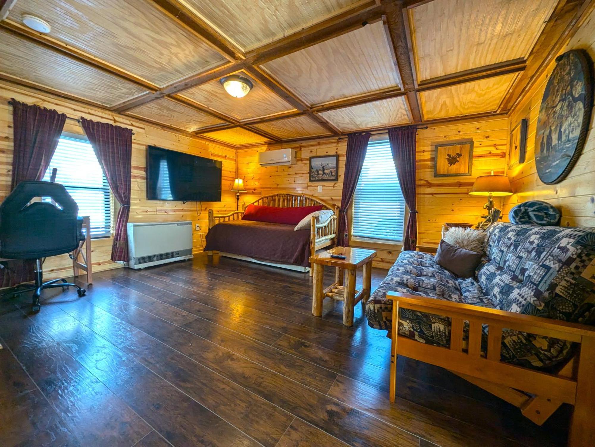 Yellowstone Treasure Guesthouses On The River การ์ดีเนอร์ ภายนอก รูปภาพ
