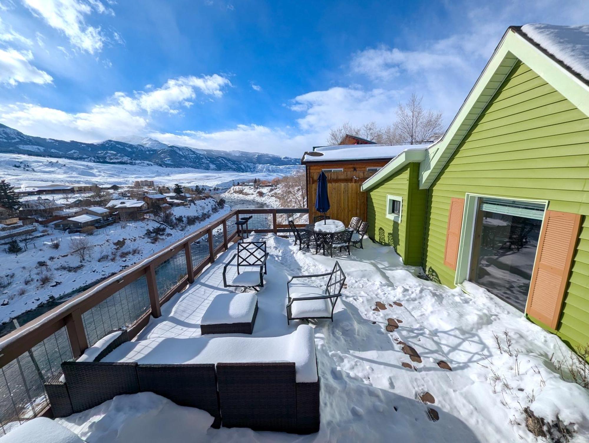 Yellowstone Treasure Guesthouses On The River การ์ดีเนอร์ ภายนอก รูปภาพ